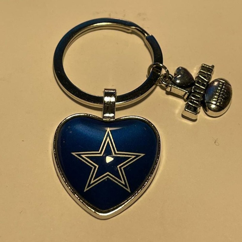 DALLAS COWBOYS NFL I Love Football HEART Keychain NEW!!